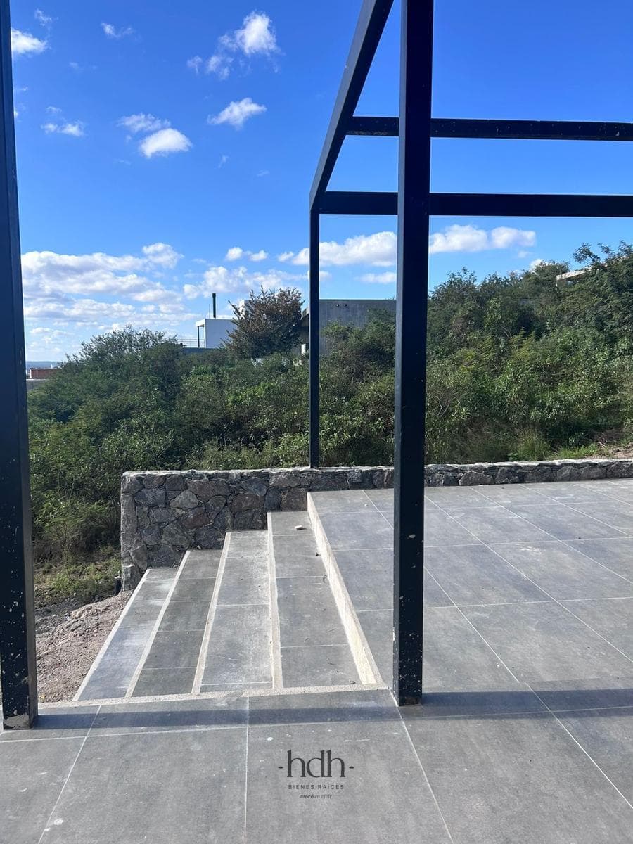 House for sale in La Deseada: 3 bedrooms, 3 bathrooms, with 24-hour security
