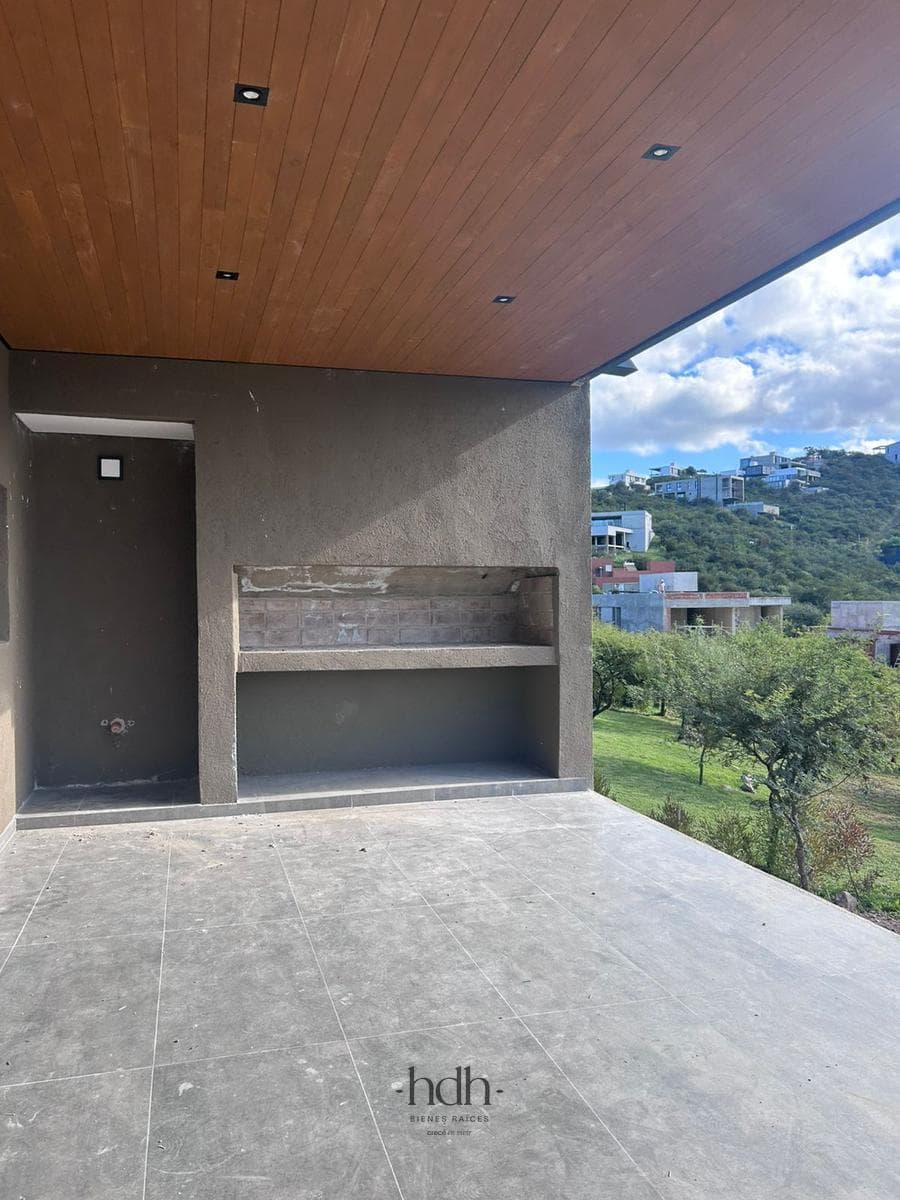 House for sale in La Deseada: 3 bedrooms, 3 bathrooms, with 24-hour security