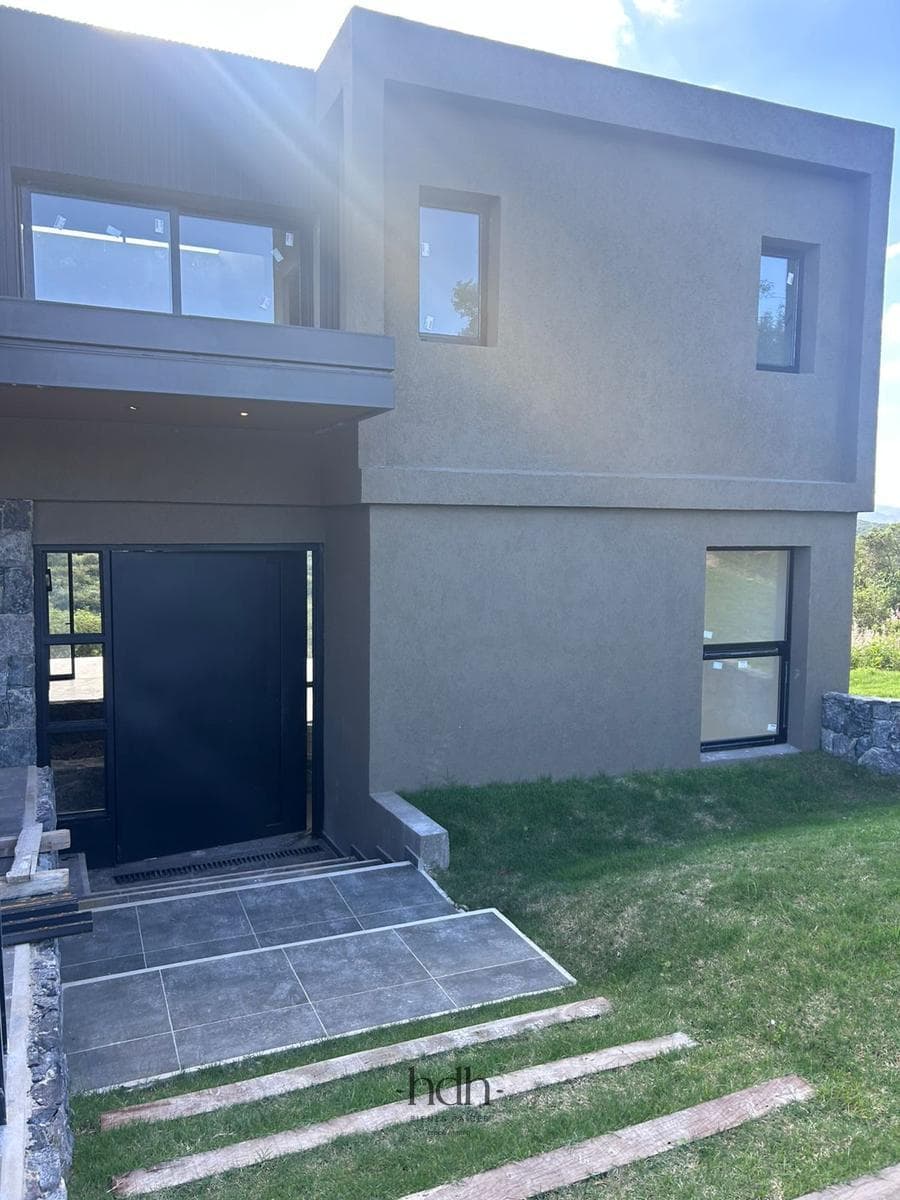 House for sale in La Deseada: 3 bedrooms, 3 bathrooms, with 24-hour security
