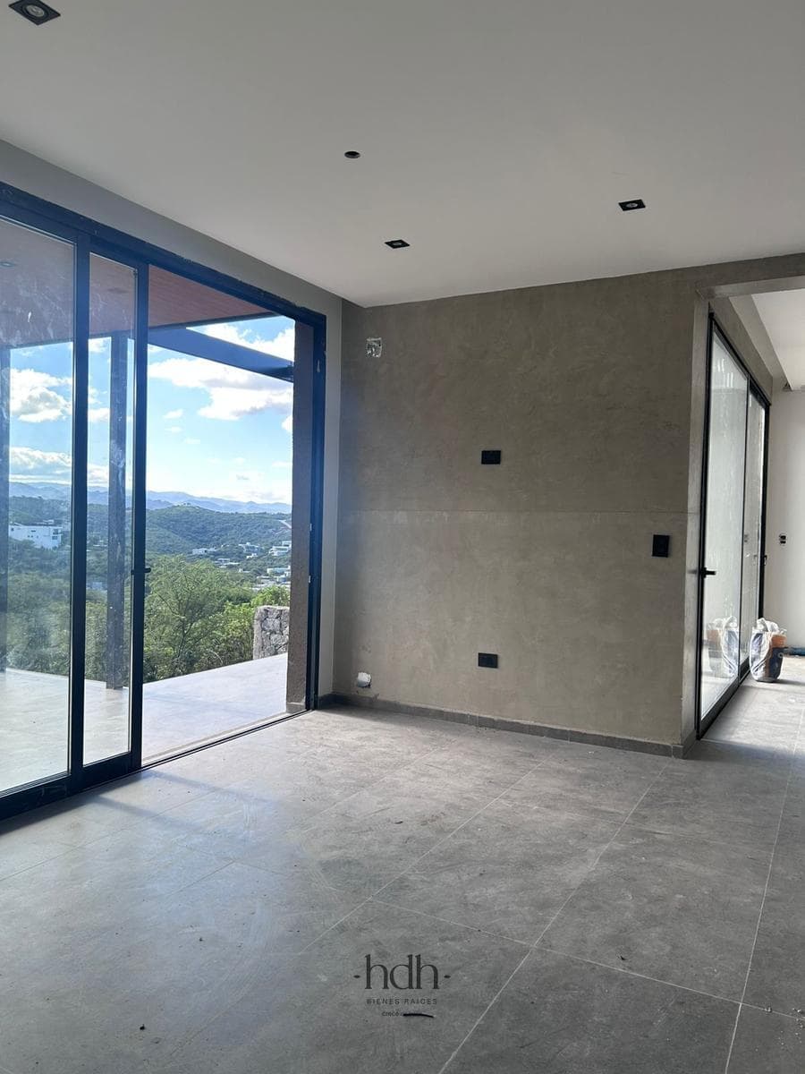 House for sale in La Deseada: 3 bedrooms, 3 bathrooms, with 24-hour security