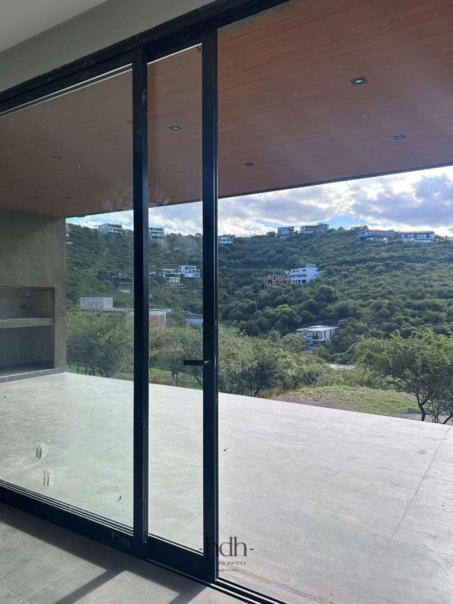 House for sale in La Deseada: 3 bedrooms, 3 bathrooms, with 24-hour security