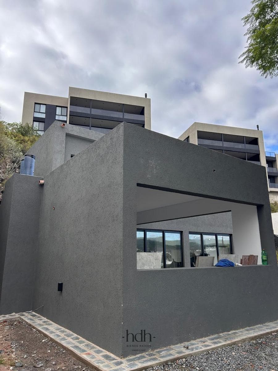 House for sale in La Cuesta: 3 bedrooms, 3 bathrooms, garage, security