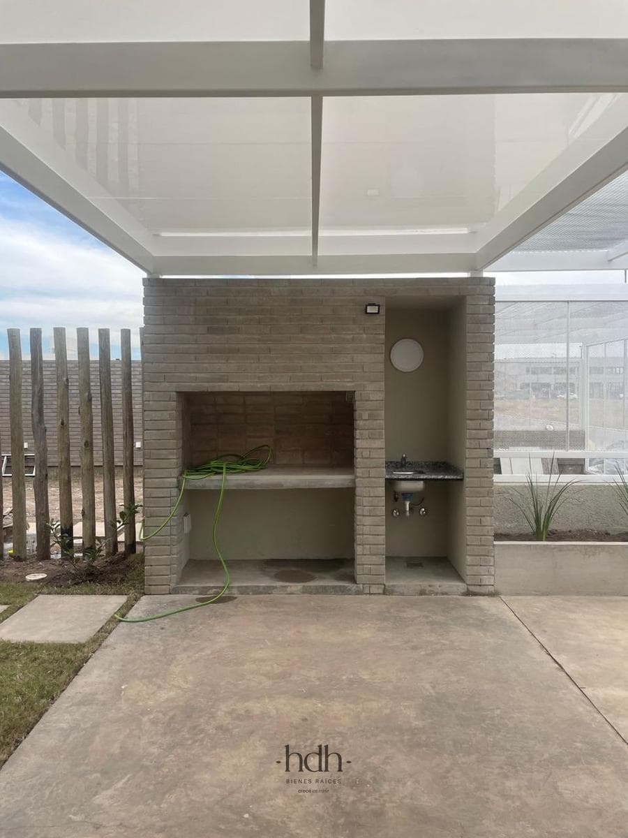 House for Sale in Colinas de Manantiales: 2 bedrooms, 1 bathroom, with a patio