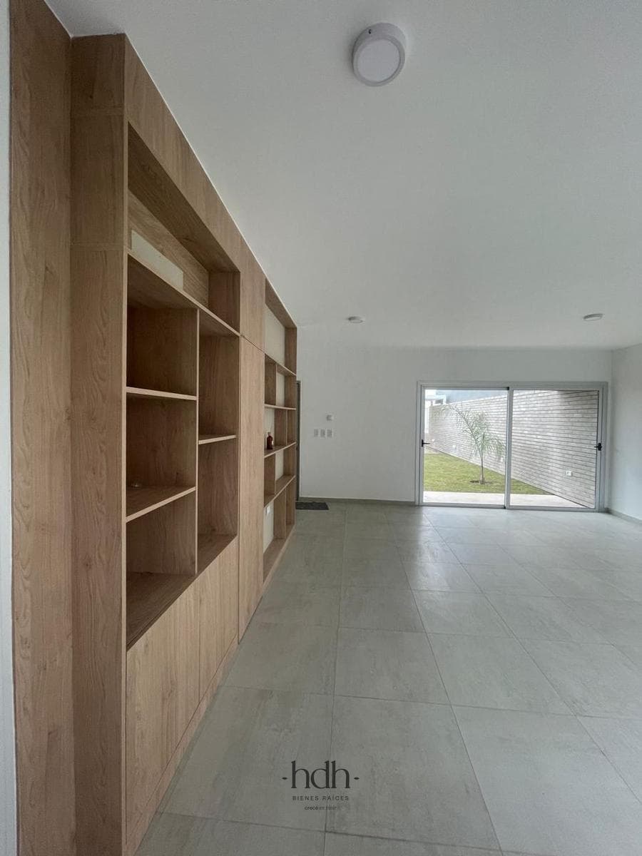 House for Sale in Colinas de Manantiales: 2 bedrooms, 1 bathroom, with a patio