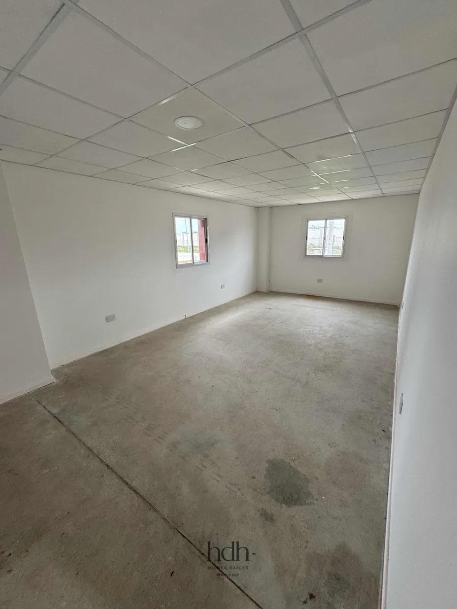 600 m² warehouse for rent in Córdoba City, Polo 52