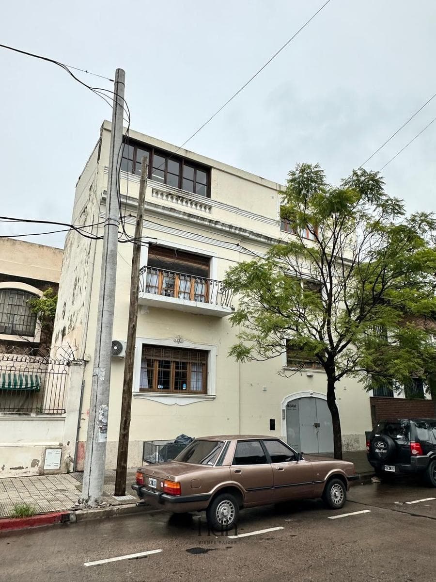 Mansion for sale—great investment opportunity in the General Paz neighborhood
