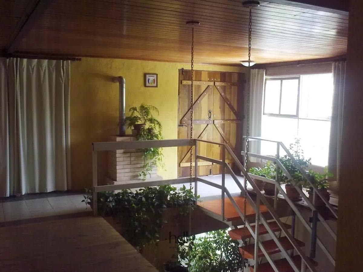 Vacation home for sale with 10 rooms and 9 bedrooms in Calamuchita