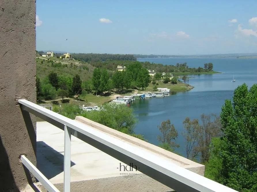 Vacation home for sale with 10 rooms and 9 bedrooms in Calamuchita