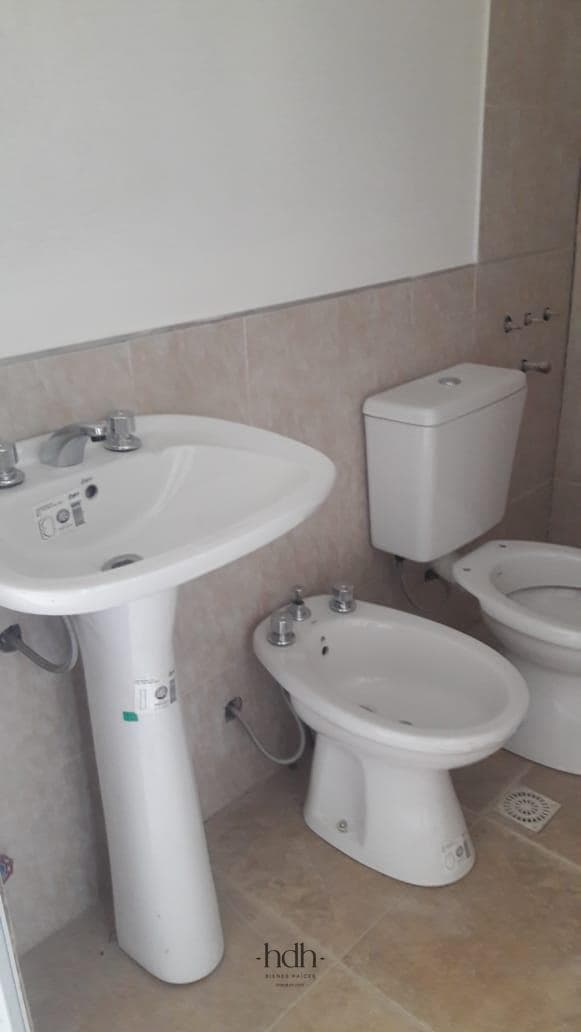 Vacation home for sale with 10 rooms and 9 bedrooms in Calamuchita