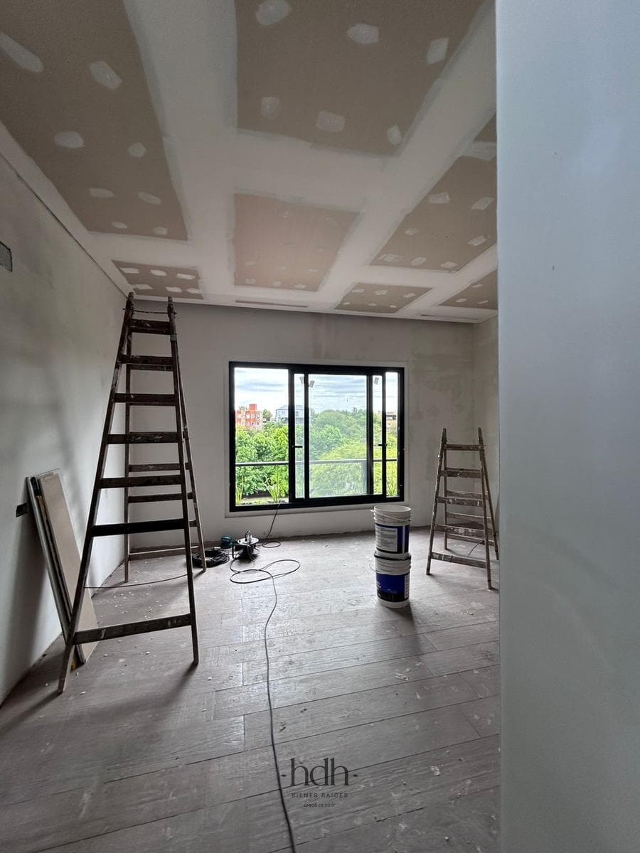 House for sale in Estancia Q2: 6 bedrooms, 6 bathrooms, with a pool
