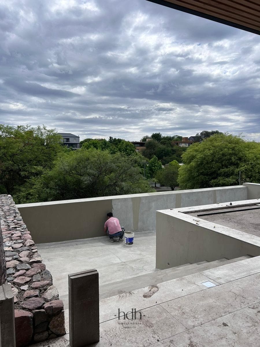 House for sale in Estancia Q2: 6 bedrooms, 6 bathrooms, with a pool