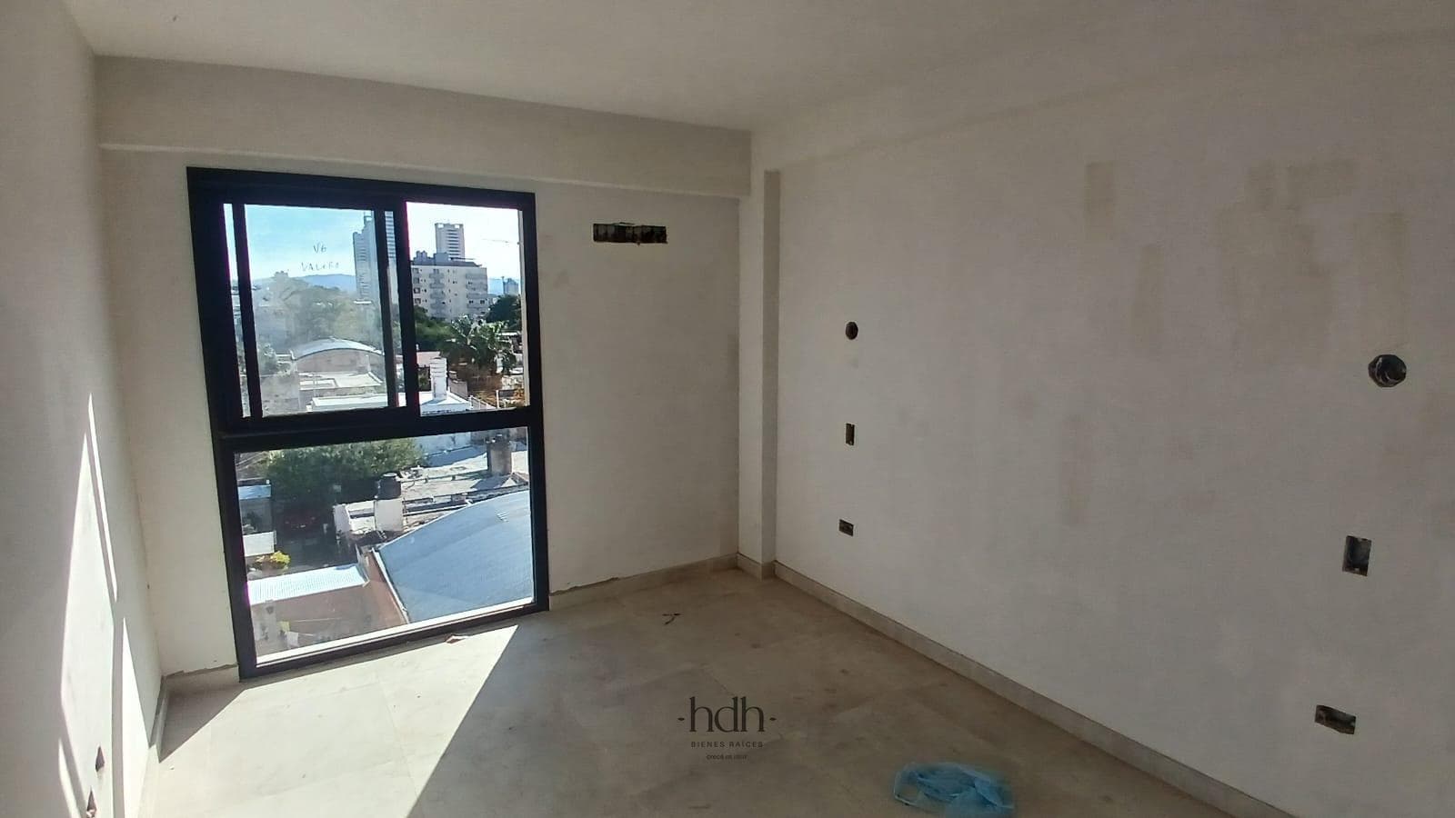 Brand-New 1-Bedroom Apartment for Sale in Alto Alberdi