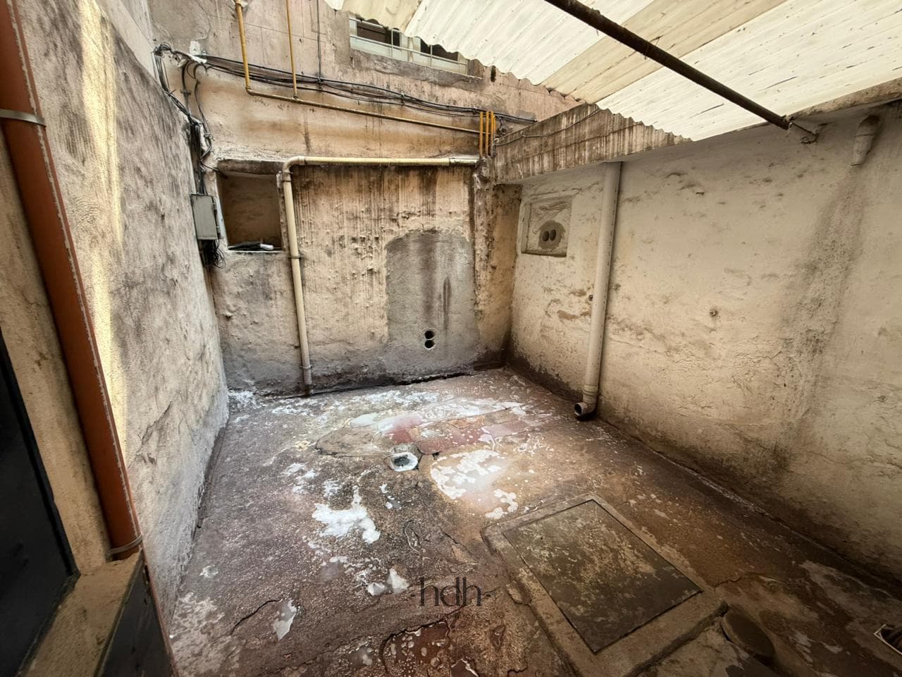 Historic Mansion for Sale in Nueva Córdoba for Commercial Use, with Deed and Blueprints
