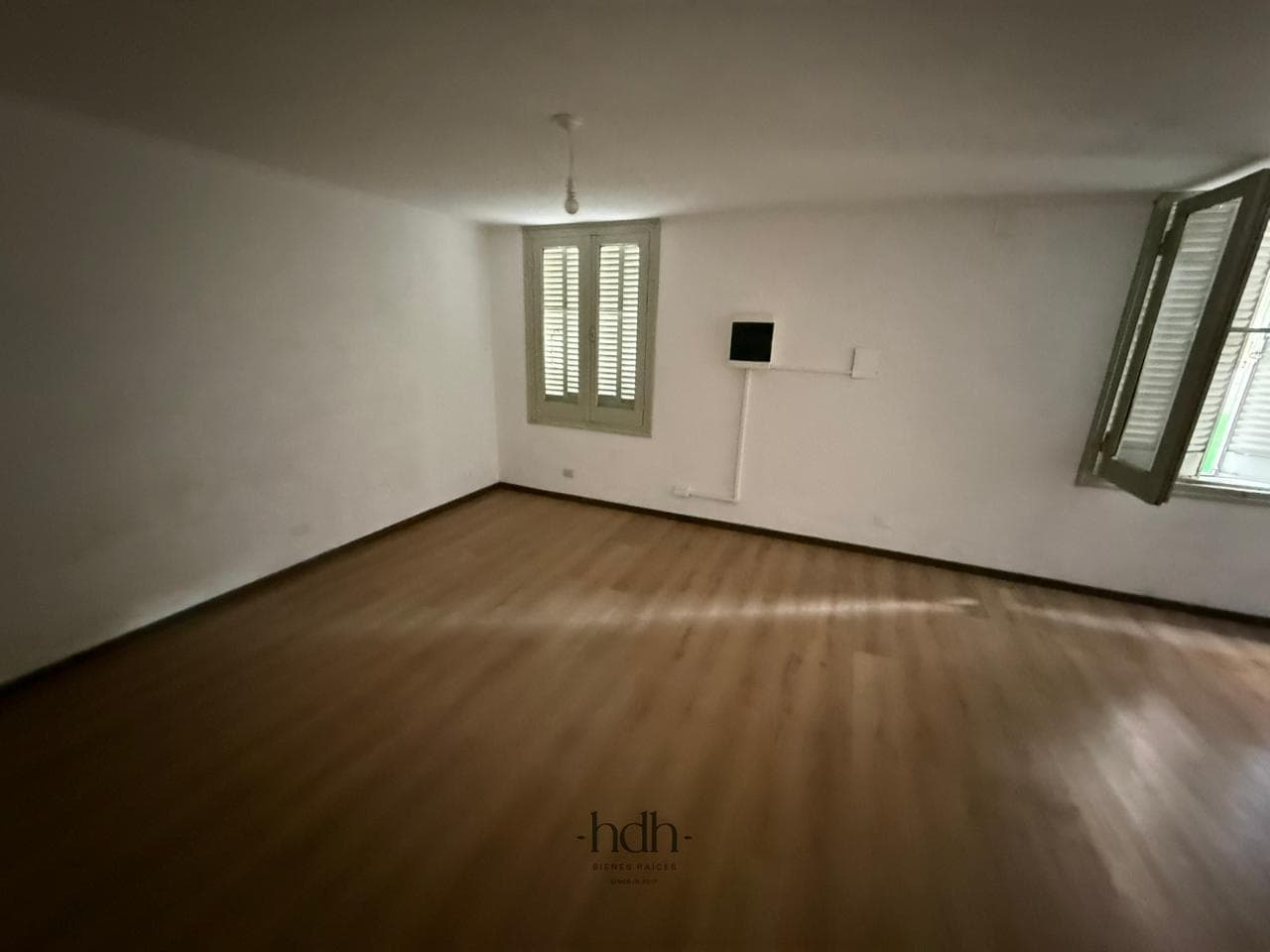 Historic Mansion for Sale in Nueva Córdoba for Commercial Use, with Deed and Blueprints