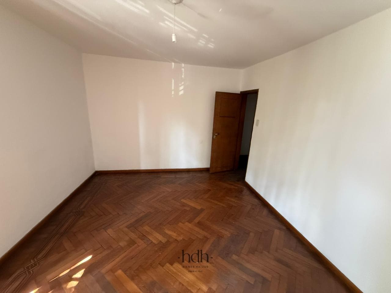 Historic Mansion for Sale in Nueva Córdoba for Commercial Use, with Deed and Blueprints
