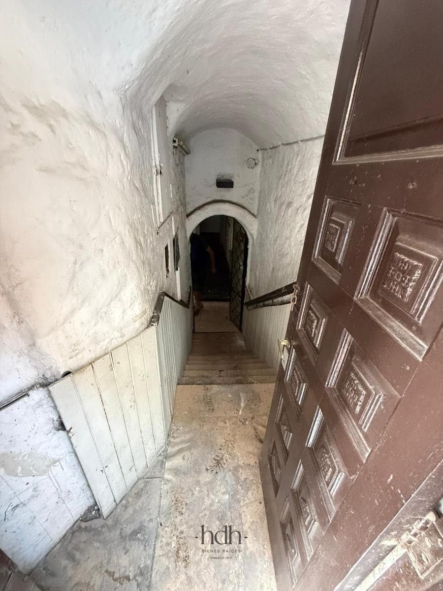 Historic Mansion for Sale in Nueva Córdoba for Commercial Use, with Deed and Blueprints