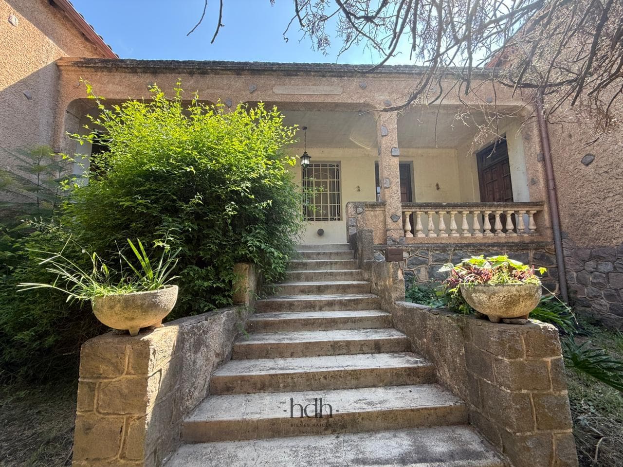 Historic House for Sale: Villa in Unquillo with 4 bedrooms and a large lot