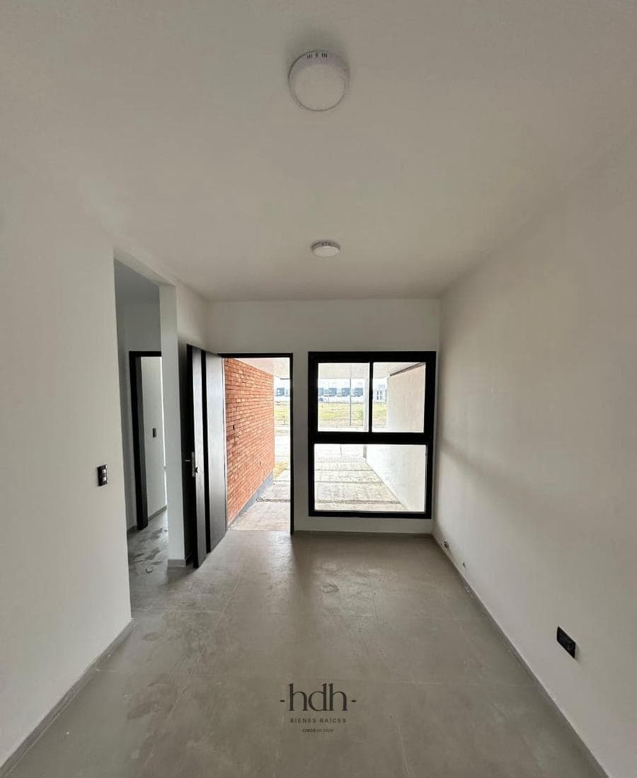 Casa Venta 2 dormitorios 1 baño patio en planta baja seguridad 24 hs