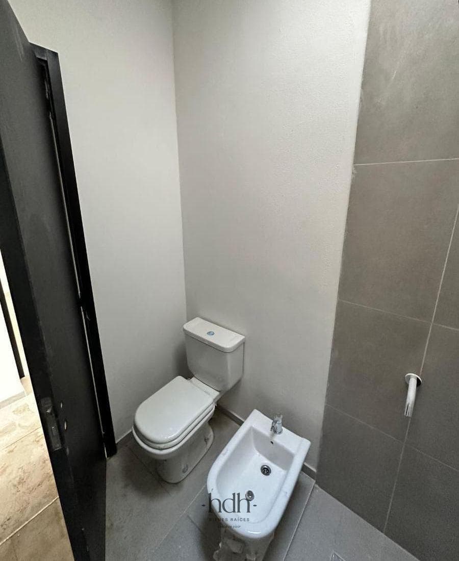 Casa Venta 2 dormitorios 1 baño patio en planta baja seguridad 24 hs