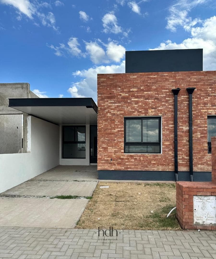 Casa Venta 2 dormitorios 1 baño patio en planta baja seguridad 24 hs