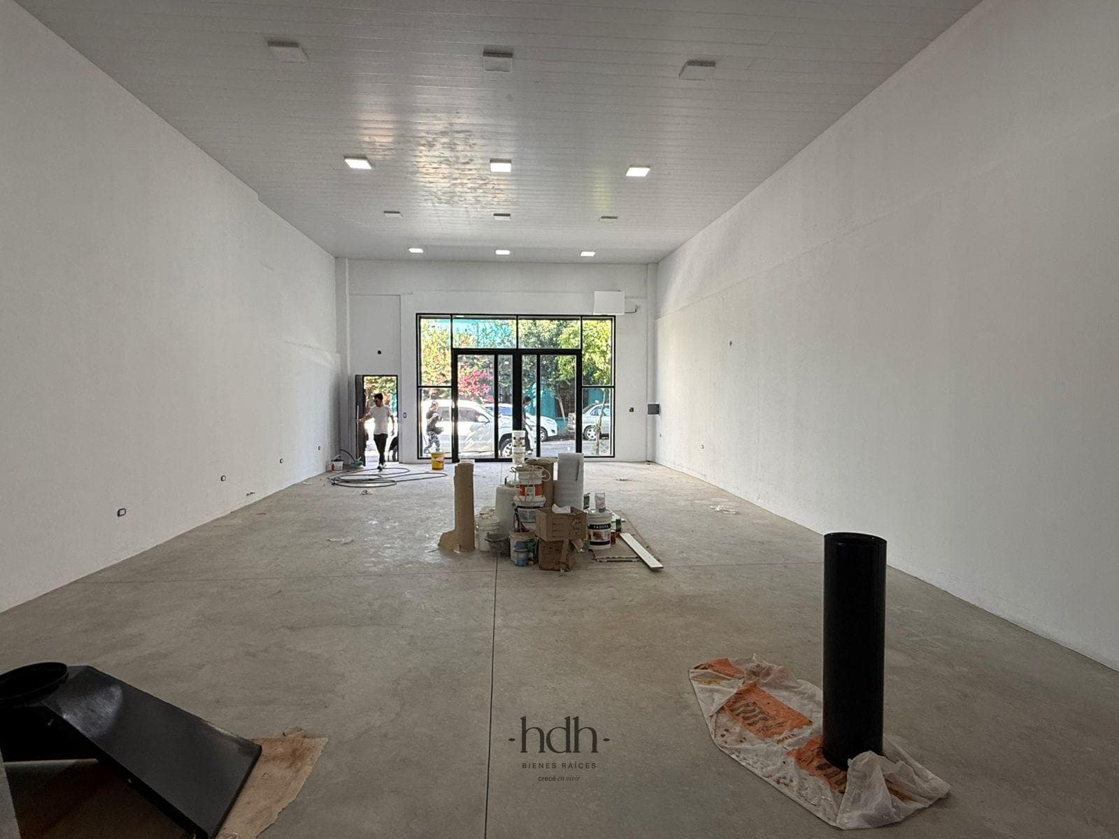 165 m2 Warehouse for Sale in the San Martín Neighborhood, One Block from Av. Castro Barros