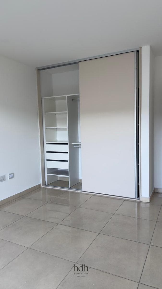 1-Bedroom Apartment for Sale with Balcony and Separate Kitchen in Fontana del Sur