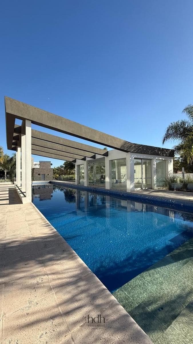 1-Bedroom Apartment for Sale with Balcony and Separate Kitchen in Fontana del Sur