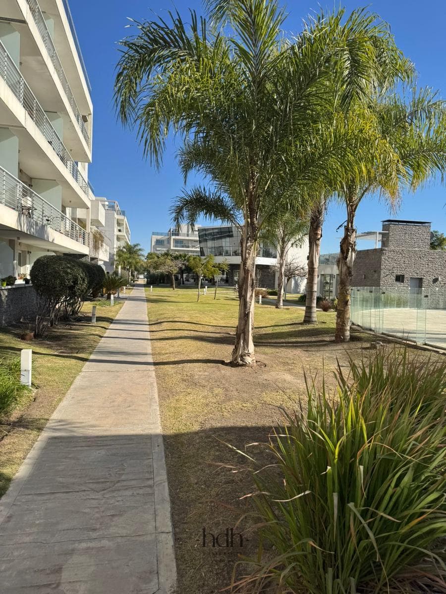 1-Bedroom Apartment for Sale with Balcony and Separate Kitchen in Fontana del Sur