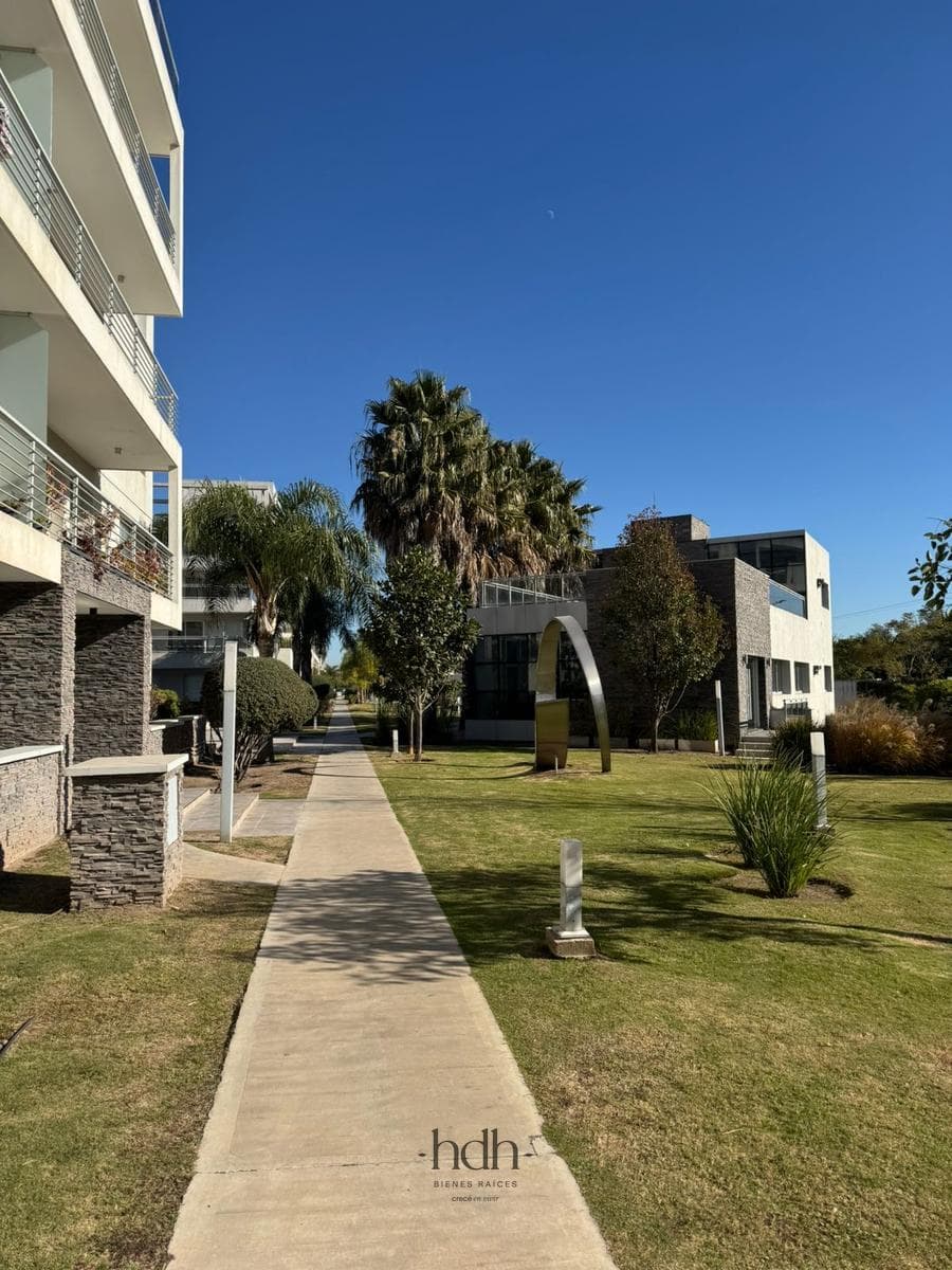 1-Bedroom Apartment for Sale with Balcony and Separate Kitchen in Fontana del Sur