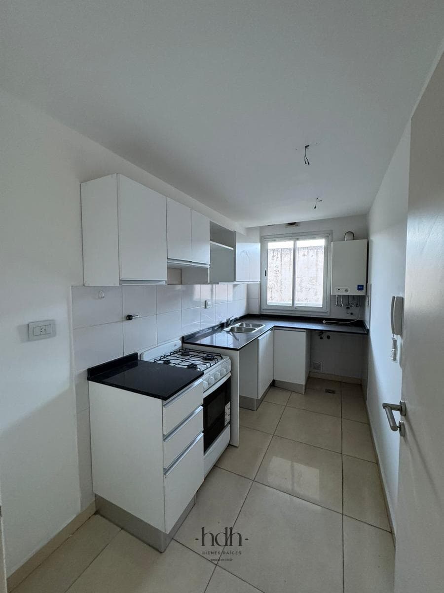 1-Bedroom Apartment for Sale with Balcony and Separate Kitchen in Fontana del Sur