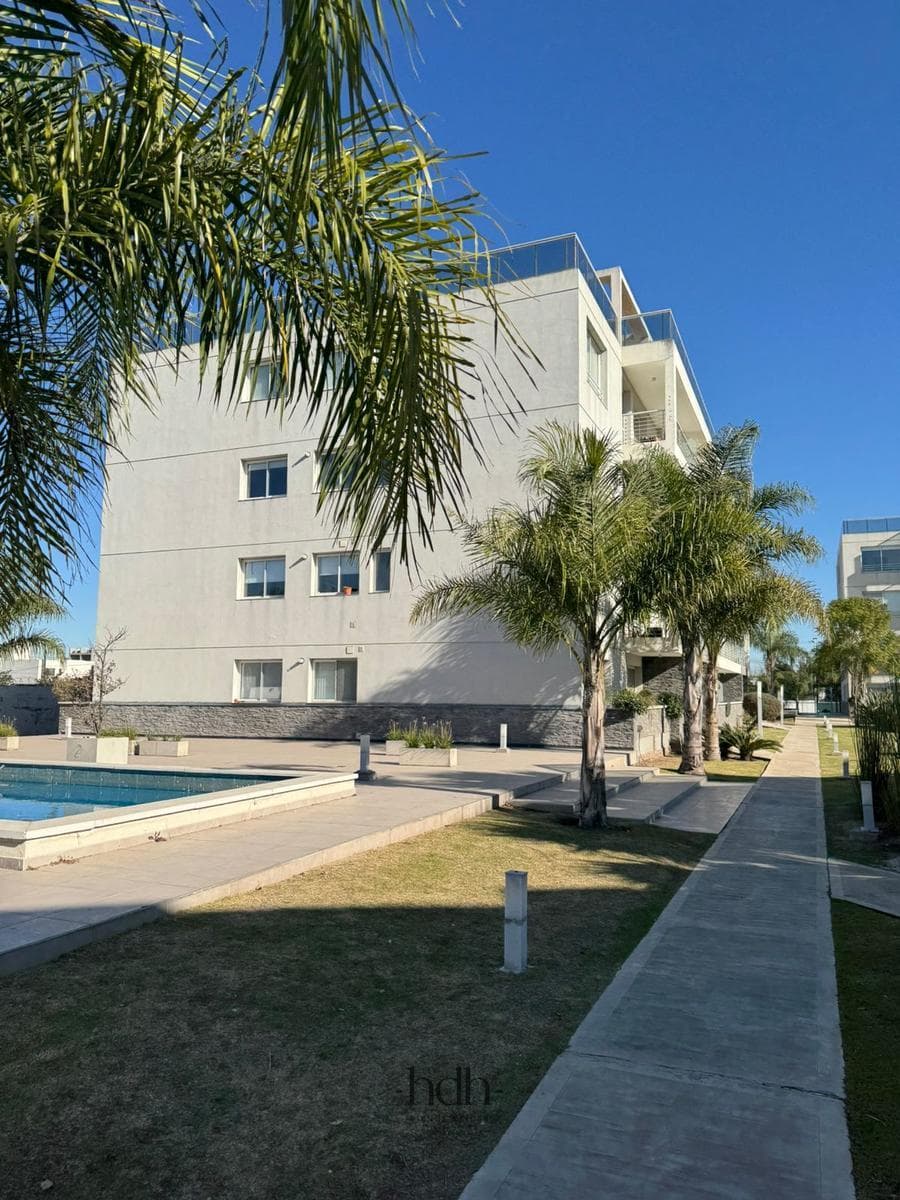 1-Bedroom Apartment for Sale with Balcony and Separate Kitchen in Fontana del Sur
