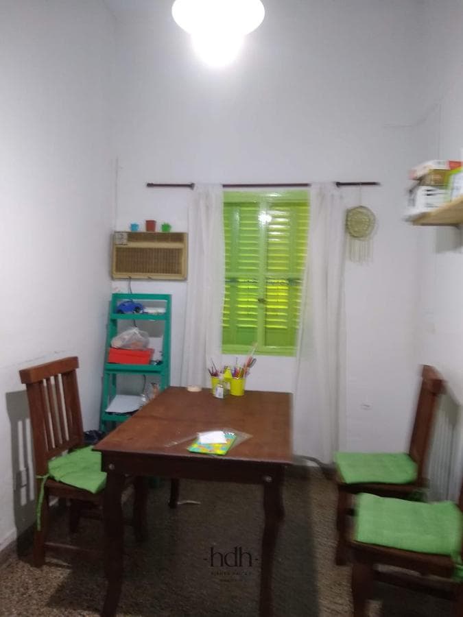 House for sale in Alta Córdoba, suitable for commercial use, with 4 bedrooms and a patio