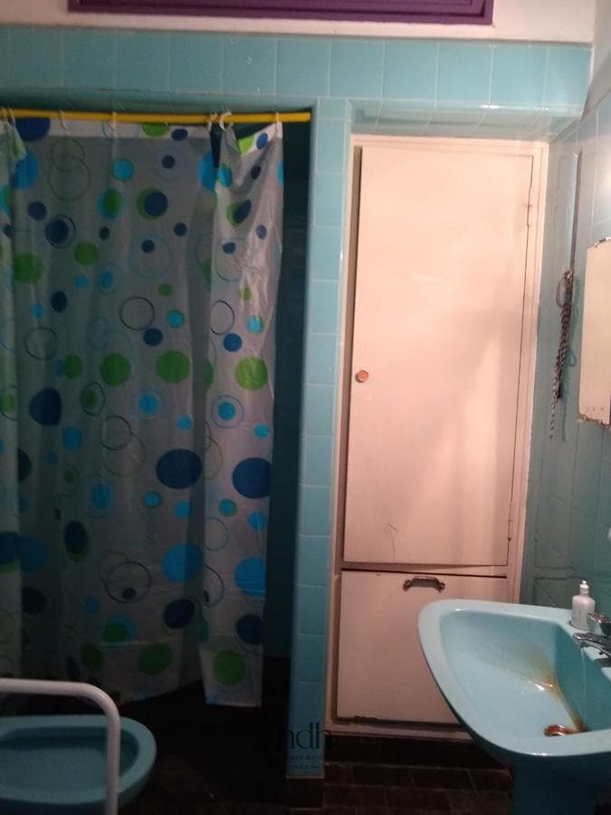 House for sale in Alta Córdoba, suitable for commercial use, with 4 bedrooms and a patio