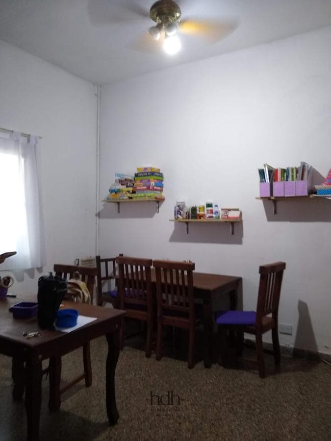 House for sale in Alta Córdoba, suitable for commercial use, with 4 bedrooms and a patio