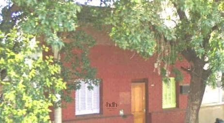 House for sale in Alta Córdoba, suitable for commercial use, with 4 bedrooms and a patio