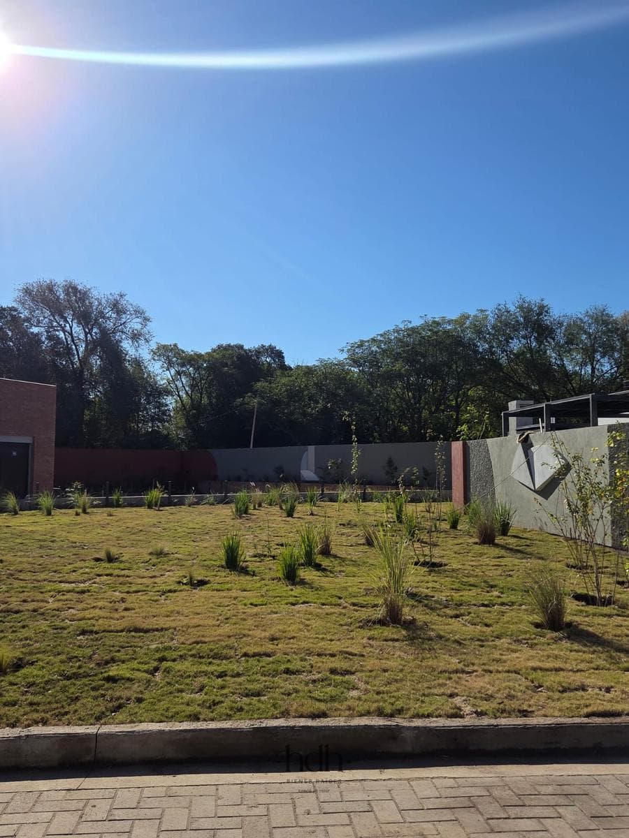 House for rent in Housing Las Veras: 2-bedroom, 1-bathroom duplex with a patio in Valle Escondido