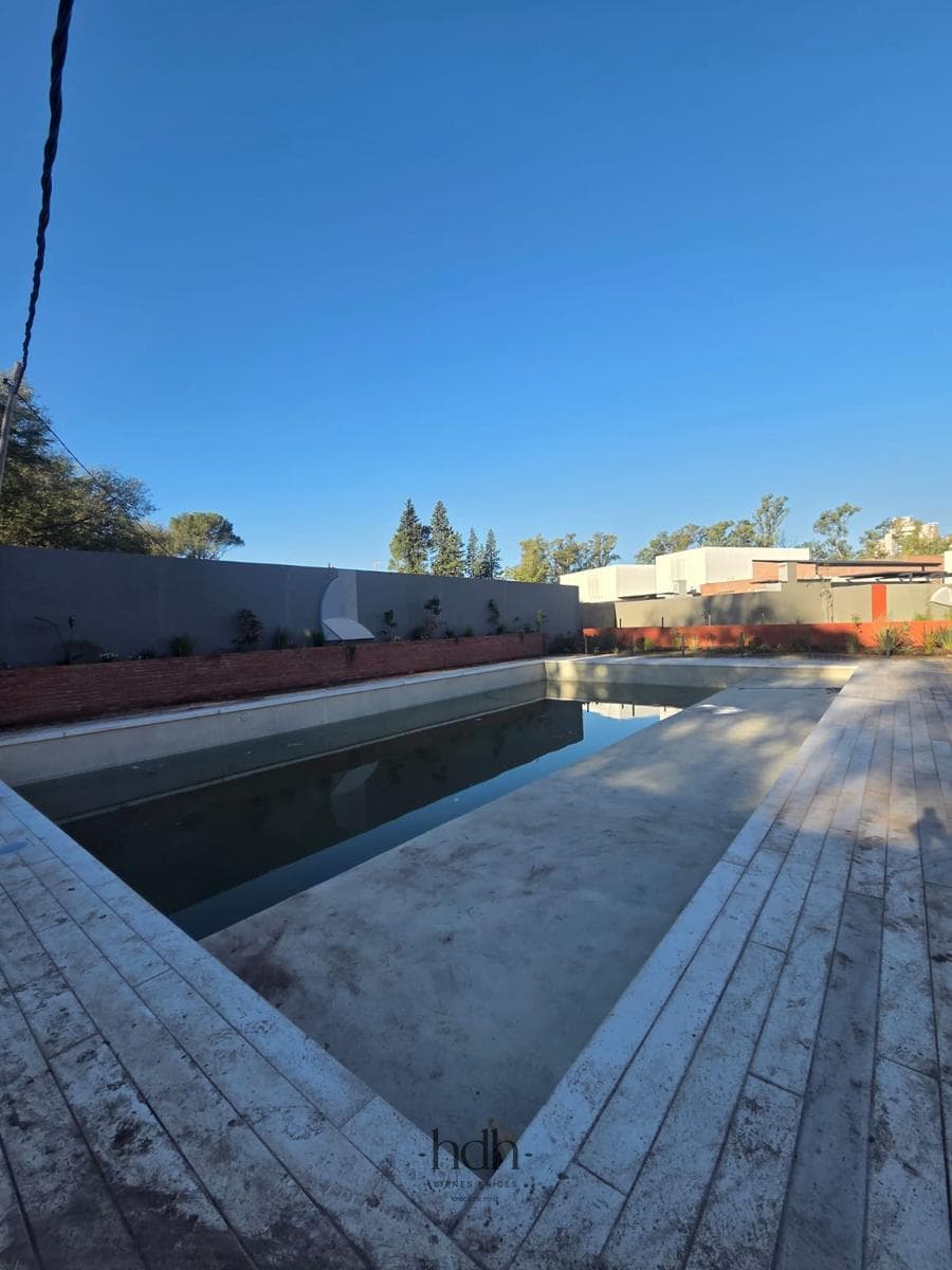 House for rent in Housing Las Veras: 2-bedroom, 1-bathroom duplex with a patio in Valle Escondido