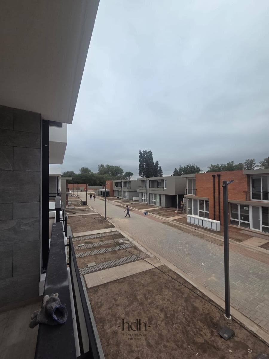 House for rent in Housing Las Veras: 2-bedroom, 1-bathroom duplex with a patio in Valle Escondido