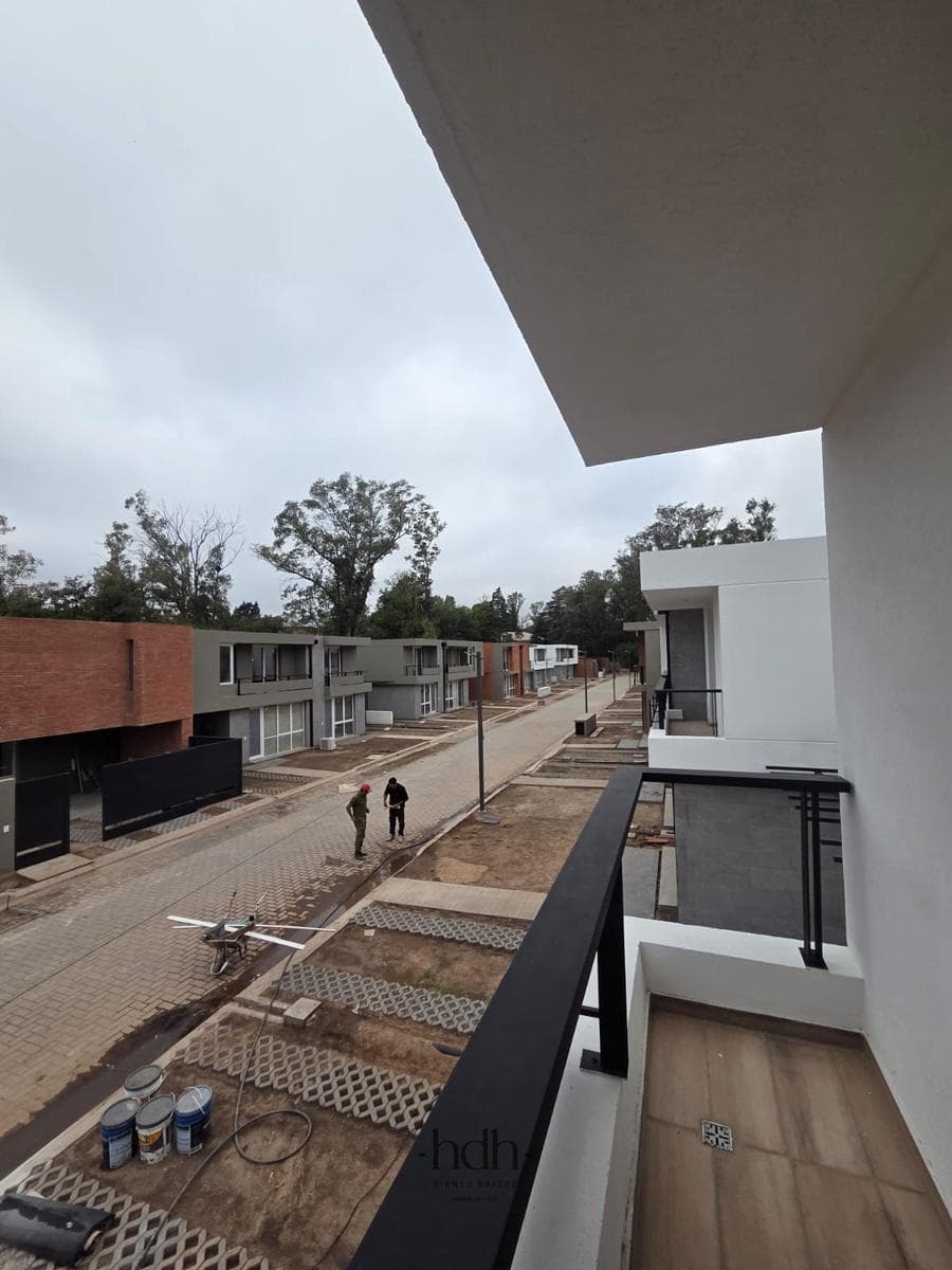 3-Bedroom Duplex House for Rent in a Housing Complex with Amenities and 24-Hour Security