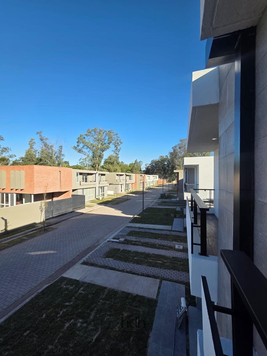 3-Bedroom Duplex House for Rent in a Housing Complex with Amenities and 24-Hour Security