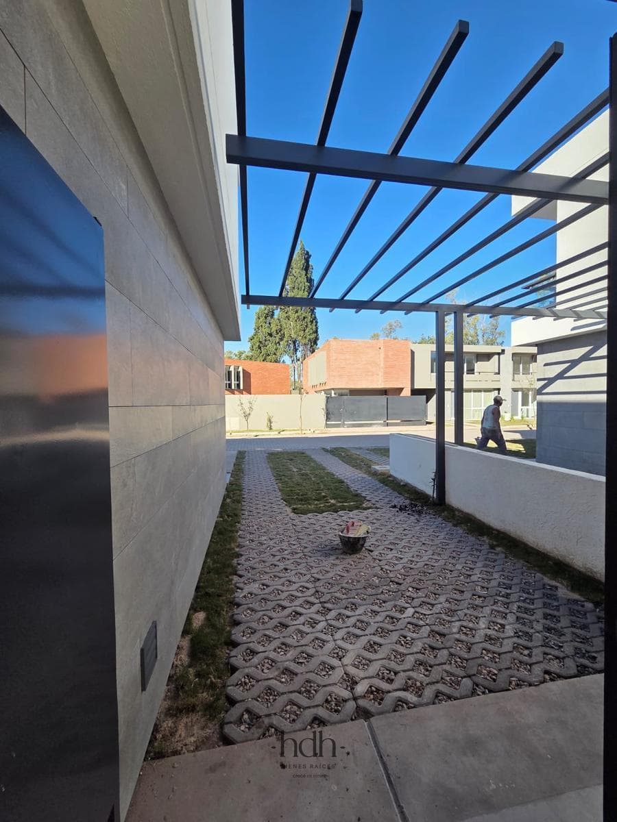 3-Bedroom Duplex House for Rent in a Housing Complex with Amenities and 24-Hour Security