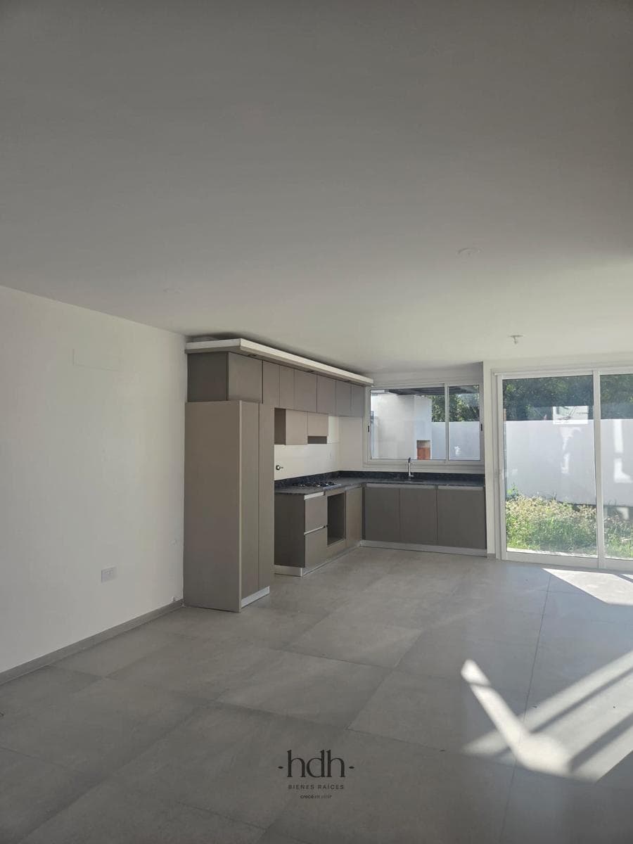 3-Bedroom Duplex House for Rent in a Housing Complex with Amenities and 24-Hour Security