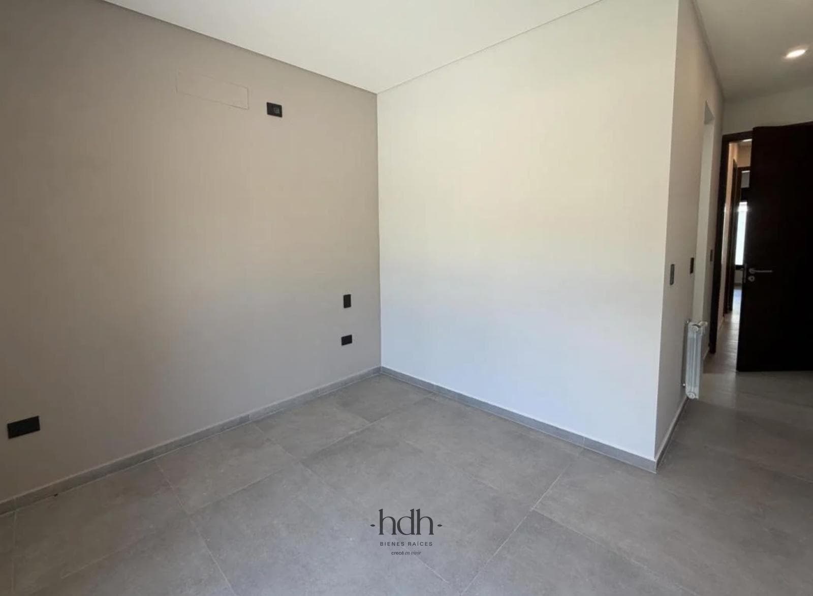 House for Sale in Greenville: 2 patios, single-story, 2 bedrooms, 2 bathrooms, 24-hour security