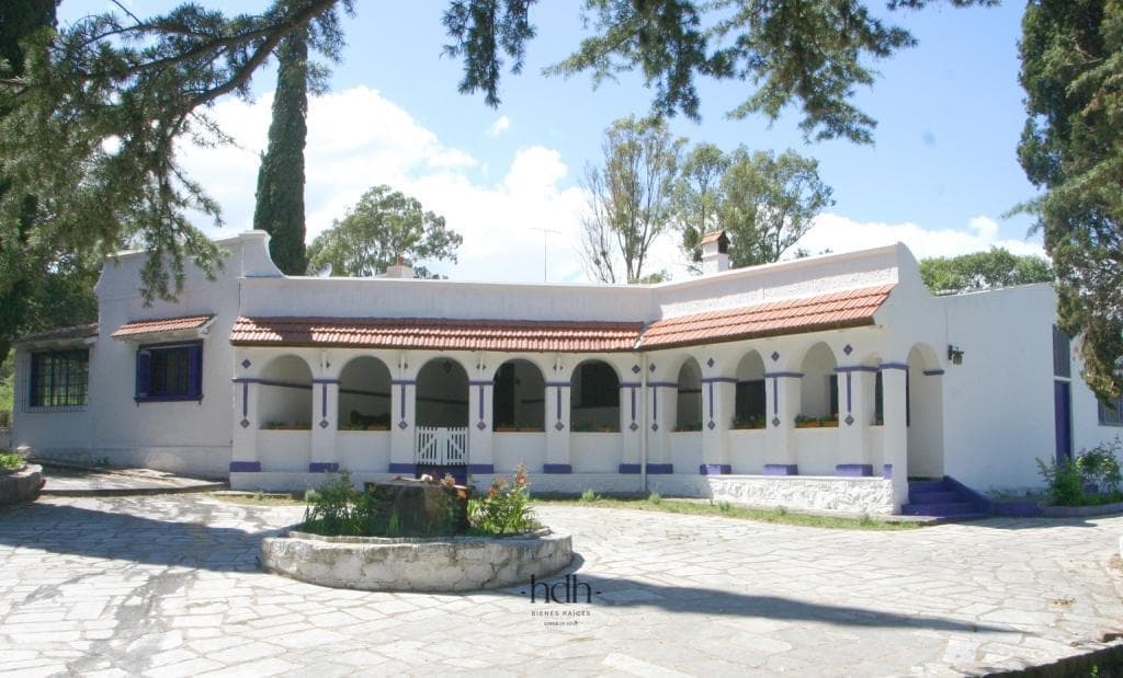 Spectacular 10-bedroom home for sale in Valle Hermoso—ideal for alternative tourism