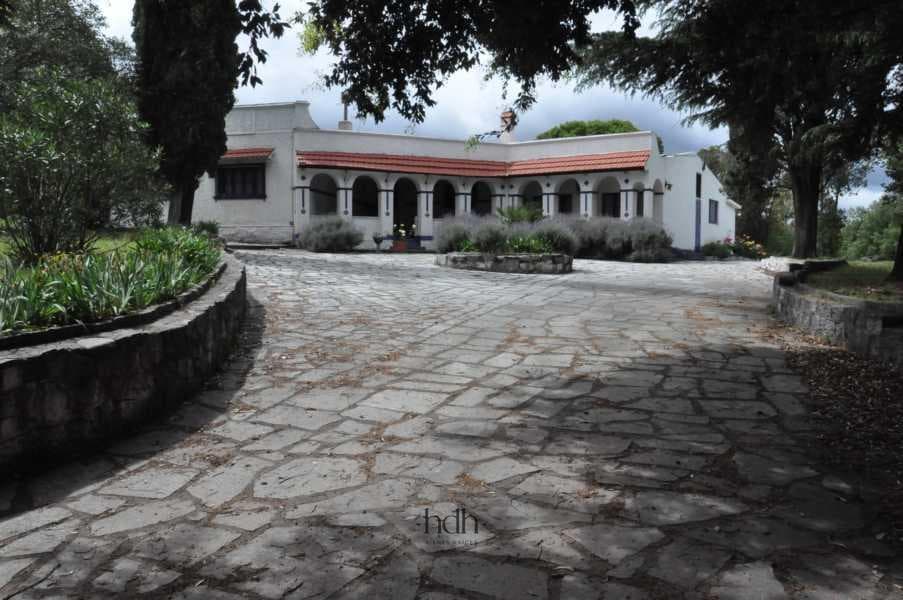 Spectacular 10-bedroom home for sale in Valle Hermoso—ideal for alternative tourism