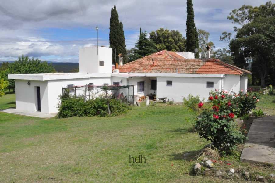 Spectacular 10-bedroom home for sale in Valle Hermoso—ideal for alternative tourism