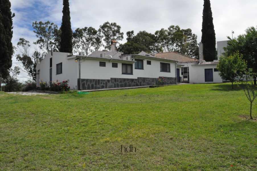 Spectacular 10-bedroom home for sale in Valle Hermoso—ideal for alternative tourism