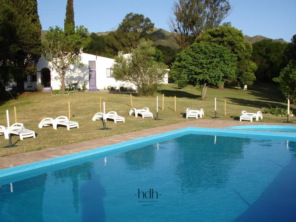 Spectacular 10-bedroom home for sale in Valle Hermoso—ideal for alternative tourism