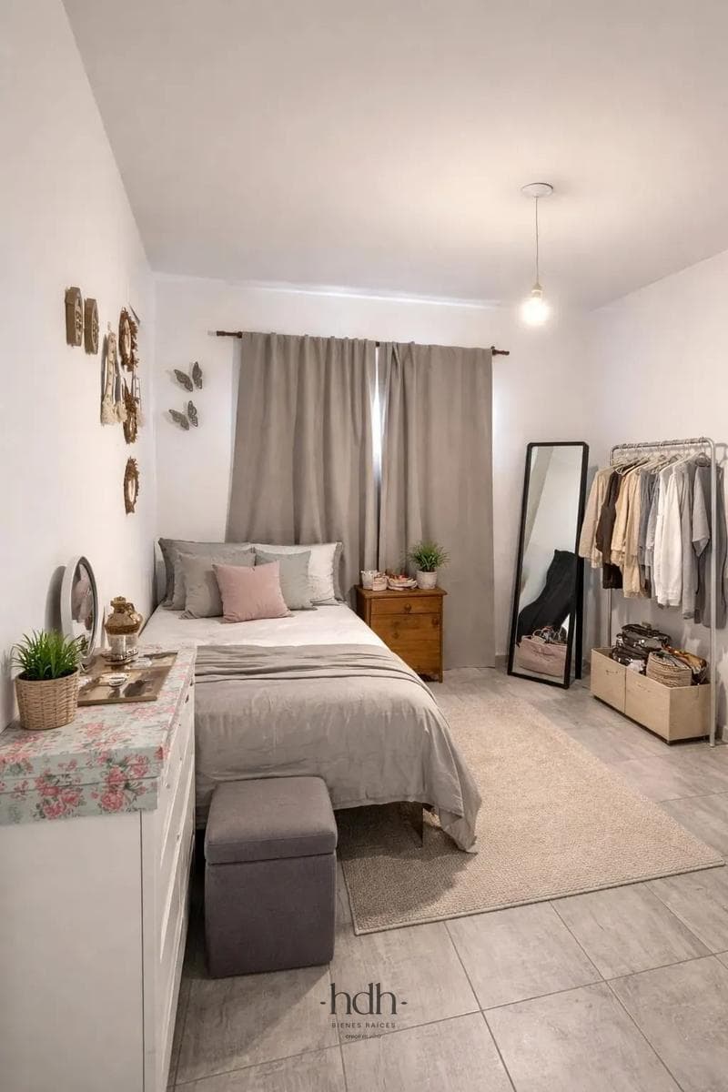 House for Sale in Solares de Manantiales: 2 bedrooms, 2 bathrooms, with a garage