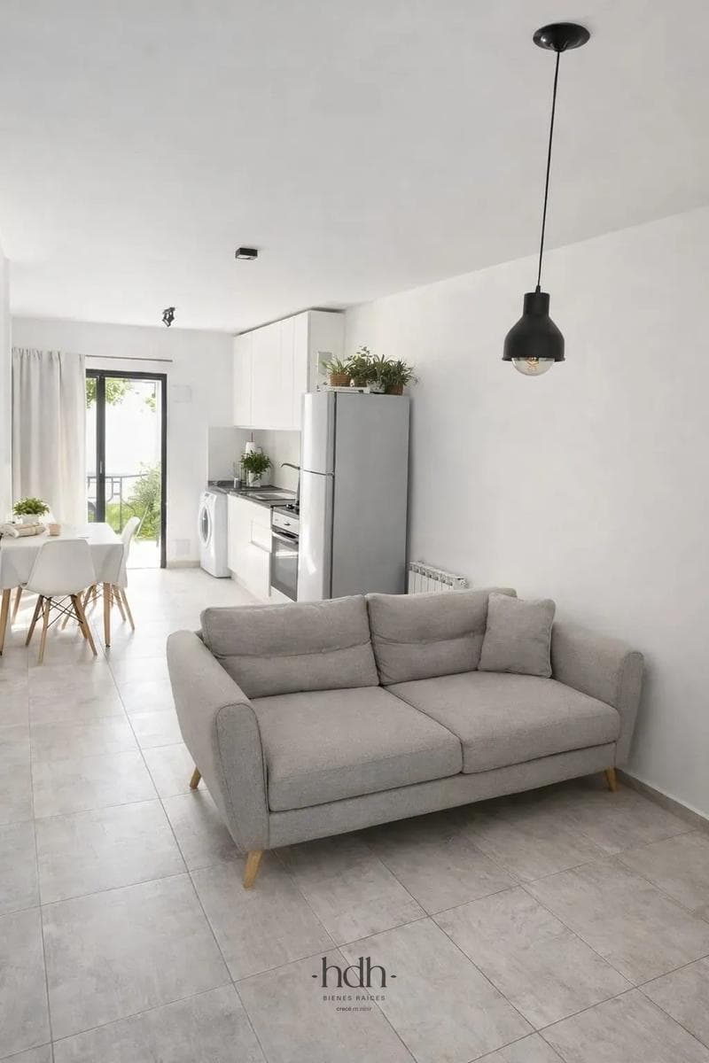 House for Sale in Solares de Manantiales: 2 bedrooms, 2 bathrooms, with a garage